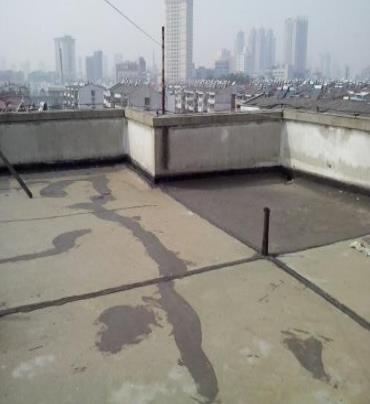 市北漏水维修 楼顶漏水是什么原因，楼顶漏水维修方法是什么?